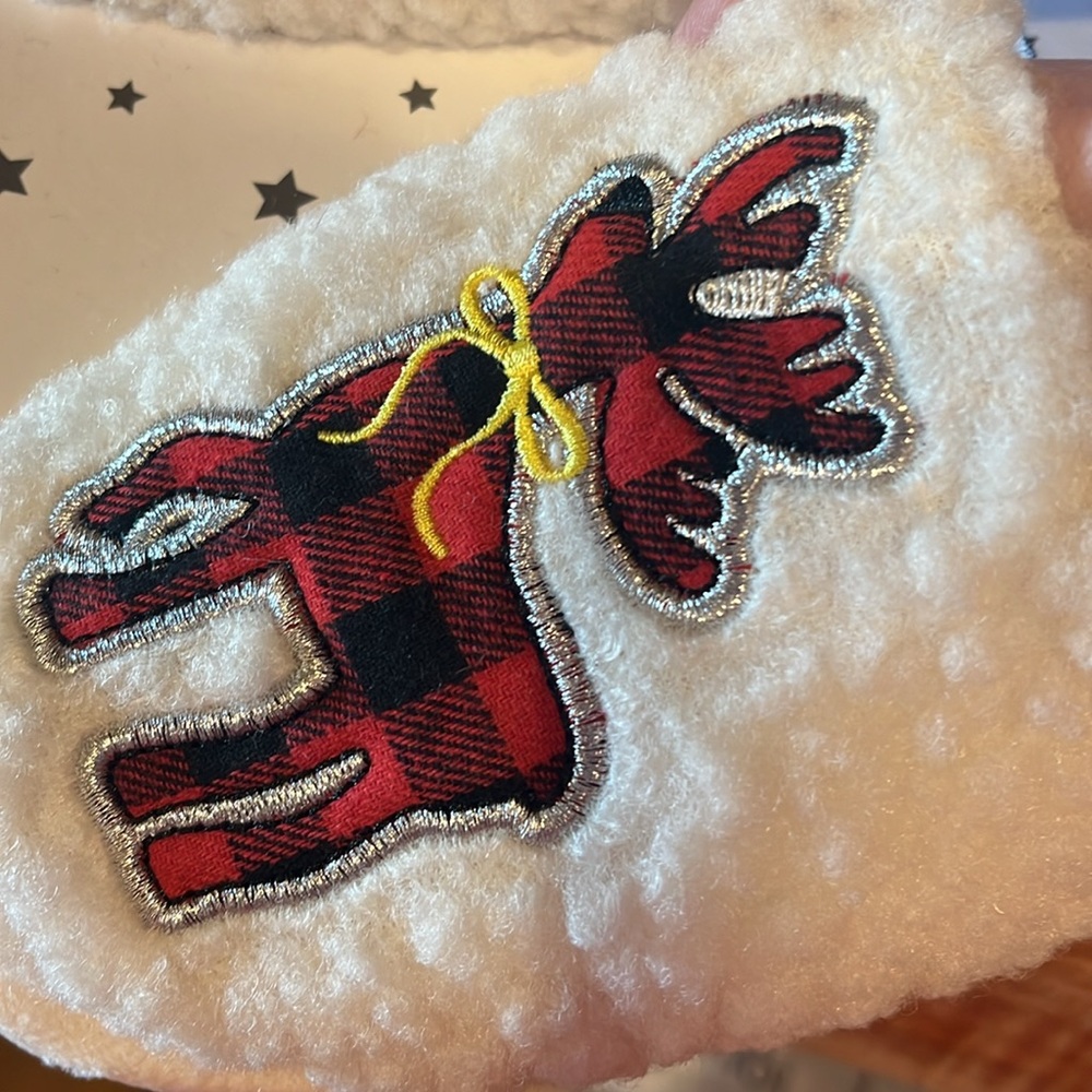 Slippers - Picture 2 of 6